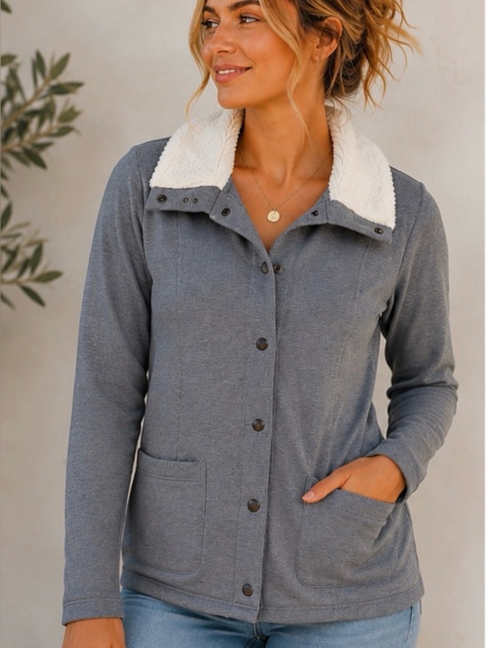 Express One Eleven Gray Fuzzy Collar Snap Button Jacket Women’s XS
